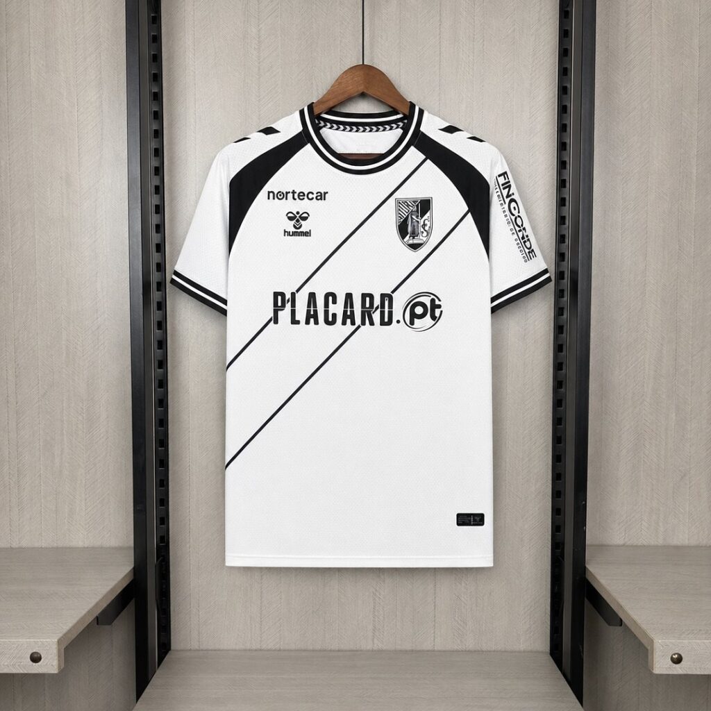 Vitória Guimarães S.C. - Primera equipación 26/27
